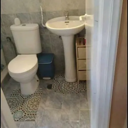 Anjela's Village House بيت للعطل *