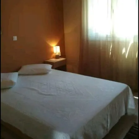 Anjela's Village House بيت للعطل